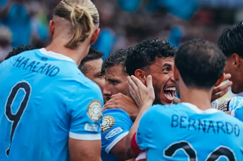 «حصري» نجم مانشستر سيتي يرفض عروضًا خارجية ويُفضّل البقاء في الدوري الإنجليزي