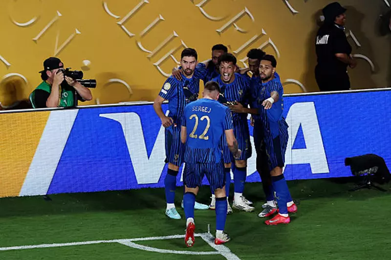 «ميركاتو مُشتعل» القادسية يتحرك لضم نجم الهلال في الصيف