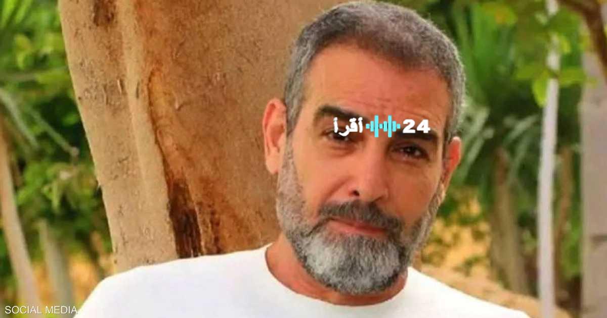 أحمد عبدالعزيز يرفض مصافحة شاب.. غضب وجدل في مصر
