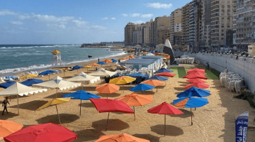 ملتم أغسطس يضرب الشواطئ إقبال ضعيف على شواطئ الإسكندرية ومطروح
