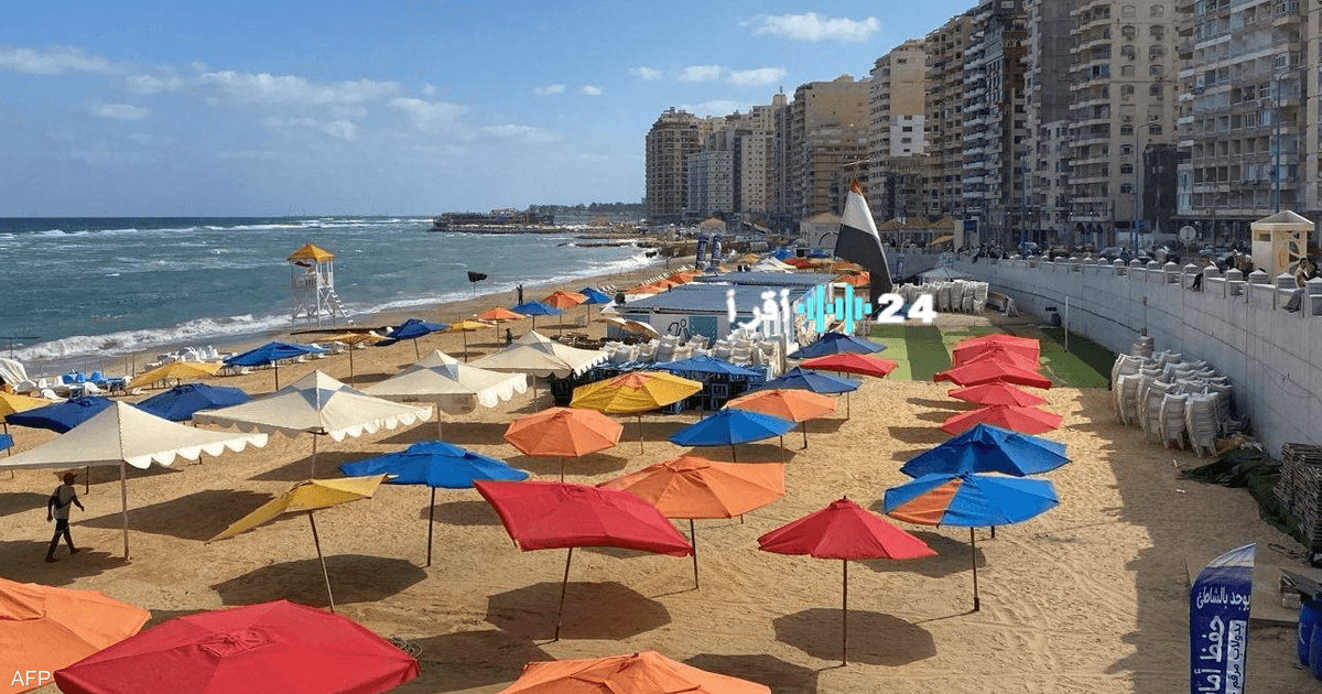 ملتم أغسطس يضرب الشواطئ إقبال ضعيف على شواطئ الإسكندرية ومطروح