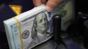 «انخفاض ملحوظ» تراجع سعر الدولار يهيمن على تعاملات الأسواق المحلية اليوم