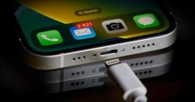 10 عادات تدمر بطارية هاتفك توقف عنها فورا