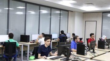«لمواجهة العزلة» مبادرات مجتمعية تخفف من وطأة الاغتراب