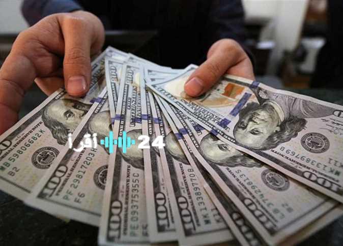 «تذبذبات مستمرة» الجنيه المصري والدولار رحلة صعود وهبوط في تعاملات المساء اليوم