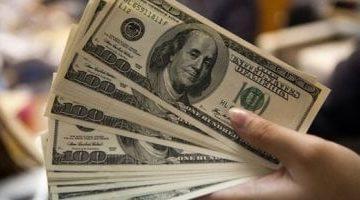 «ارتفاع طفيف وترقب مستمر» الدولار يحافظ على استقراره الحذر بالبنوك المصرية اليوم