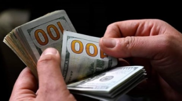 «هدوء حذر» انخفاض طفيف يشهده سعر صرف الدولار في أسواق بغداد