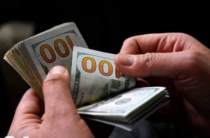 «هدوء حذر» انخفاض طفيف يشهده سعر صرف الدولار في أسواق بغداد