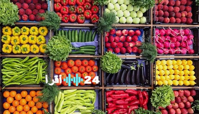 أسعار الخضروات والفاكهة تتأرجح في سوق العبور اليوم
