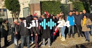 «انطلاق السباق نحو الشيوخ».. المصريون في ماليزيا وسنغافورة والصين يدلون بأصواتهم في انتخابات مجلس الشيوخ وسط إقبال ملحوظ (صور)