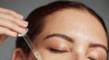«لبشرة متألقة وصحية» دليلكِ الشامل لاختيار الزيت الطبيعي الأمثل لنوع بشرتكِ