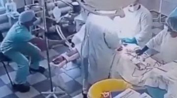 «بطولة في غرفة العمليات».. أطباء روس يتحدون الزلزال ويجرون جراحة لإنقاذ حياة (فيديو)