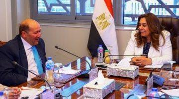 وزيرة التنمية المحلية تبحث تعزيز مشاركة المحافظات في جائزة مصر للتميز الحكومي