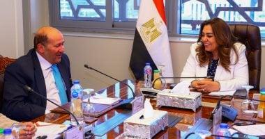 وزيرة التنمية المحلية تبحث تعزيز مشاركة المحافظات في جائزة مصر للتميز الحكومي