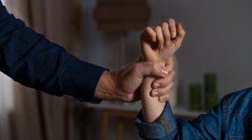 كيف تربي ابناءك بدون ضرب طرق تربية الأطفال بدون عنف نصائح للآباء والأمهات
