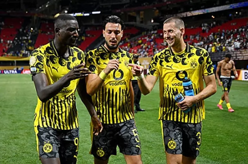 بوروسيا دورتموند يستهدف لاعباً بارزاً في الدوري الإنجليزي لتعزيز صفوفه