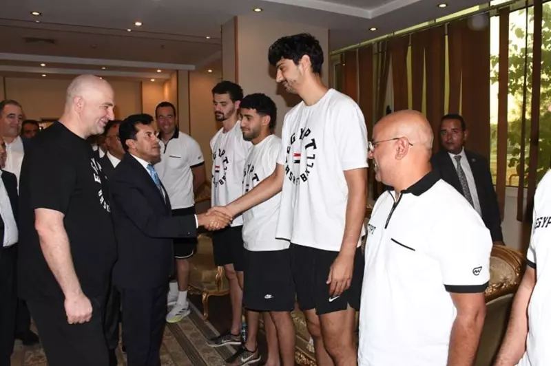 «دعمًا للأبطال» وزير الرياضة يلتقي منتخب مصر للسلة قبل التوجه إلى الأفروباسكت
