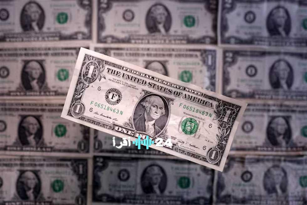 سعر الدولار يراوح مكانه أمام الجنيه والعملات العربية والأجنبية في منتصف تعاملات الخميس