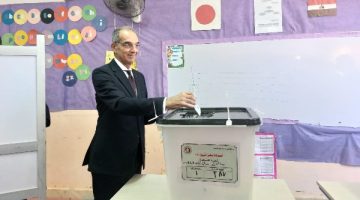 «رمزية مبكرة».. وزير الاتصالات يدشن الاستحقاق الانتخابي من الشيخ زايد