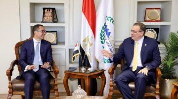 رئيس التنظيم والإدارة ووزير الاستثمار يناقشان تعزيز التعاون المشترك
