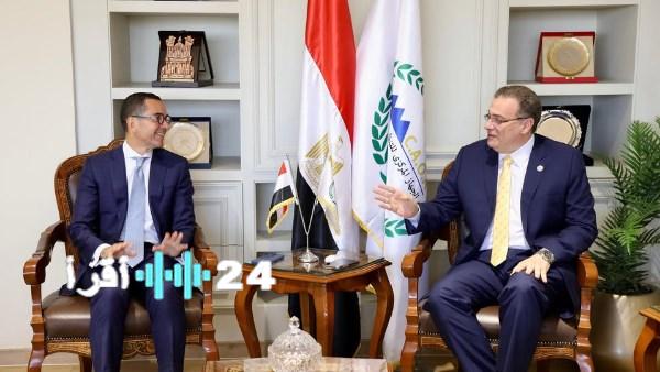 رئيس التنظيم والإدارة ووزير الاستثمار يناقشان تعزيز التعاون المشترك