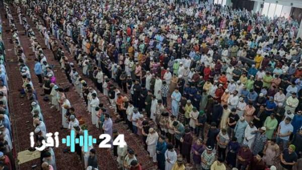 ماليزيا تحذر من السجن عامين لتاركي صلاة الجمعة