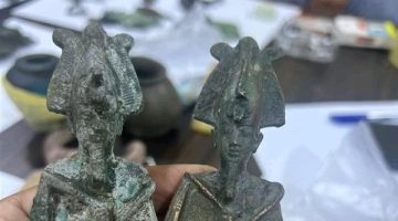 «كنز مهرب على بوابة سيناء» جمارك نويبع تحبط تهريب قطع وعملات معدنية أثرية