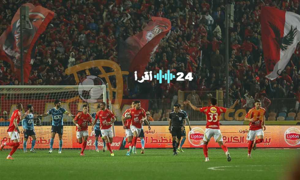 «قرار حاسم» الأهلي يتجه لطلب حكام أجانب في قمة بيراميدز