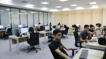 «دعم استثنائي» التعليم العالي تعتمد تسهيلات غير مسبوقة لانتقال أعداد غفيرة من الطلاب نحو استقرارهم وتقليل الاغتراب