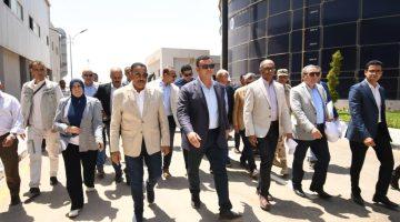 «مياه نقية لمستقبل أفضل» وزير الإسكان ومحافظ مطروح يتفقدان محطة تحلية الرميلة 4 خلال جولة ميدانية