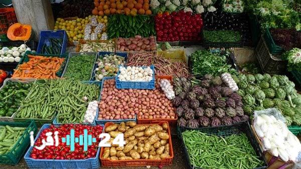 «تقلبات في سوق الخضار» ارتفاع الطماطم وهبوط البطاطس والليمون، نظرة على أسعار الخضراوات اليوم في سوق العبور