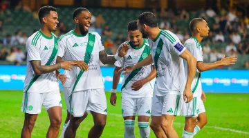 الأهلي يكتسح القادسية ويتأهل لنهائي كأس السوبر السعودي