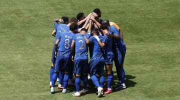 «صفقة مدوية» نجم غير متوقع يقتحم تدريبات الهلال ويشعل المنافسة