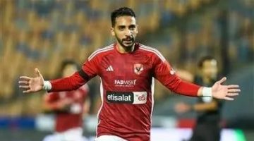 «عودة محتملة!» الوداد البيضاوي يغازل نجم الأهلي الأسبق لتعزيز خط الدفاع الأيسر