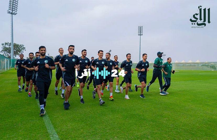 حكام دوري روشن السعودي يستعدون للموسم الجديد بمعسكر الطائف