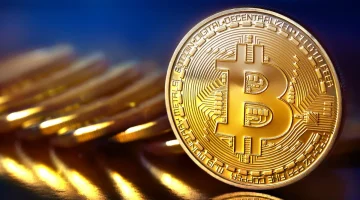 انهيار مفاجئ للبيتكوين يثير الذعر بين المستثمرين وسط توقعات بمزيد من التقلبات