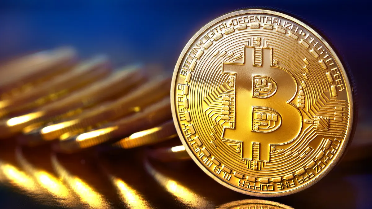 انهيار مفاجئ للبيتكوين يثير الذعر بين المستثمرين وسط توقعات بمزيد من التقلبات