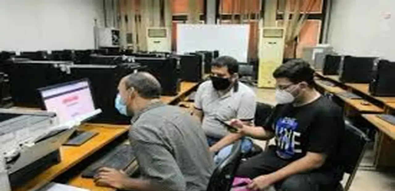 «دليل شامل» تنسيق الجامعات لخريجي دبلوم التجارة 2025 كليات ومعاهد متاحة بعد 3 سنوات
