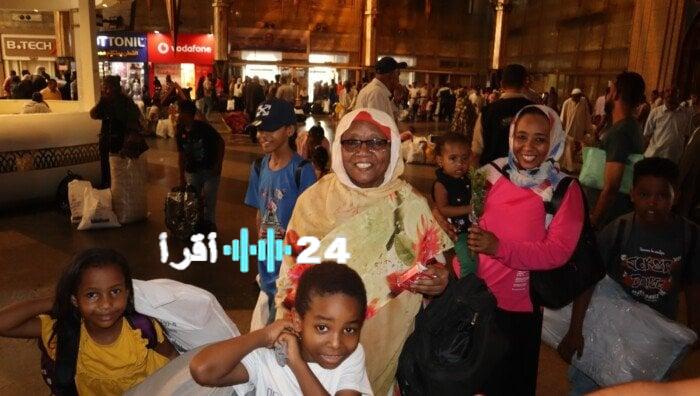 القطار الرابع ينطلق لتيسير عودة السودانيين الطوعية جهود مصر تتواصل بالصور والفيديو
