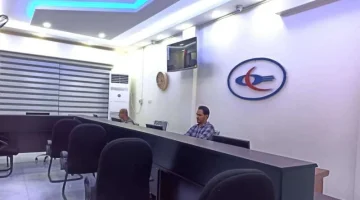 «تخفيف الأعباء عن المسافرين» وزير النقل يوجه بمراجعة أسعار تذاكر اليمنية وبيعها بالريال اليمني