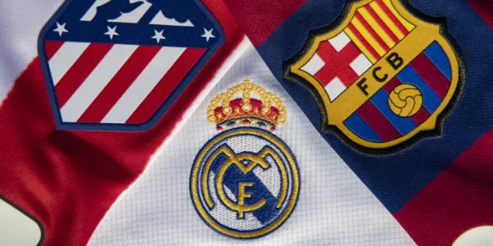 «خيانة أم ولاء؟» نجم يرفض الرحيل إلى ريال مدريد وأتلتيكو ويُصدم برشلونة!