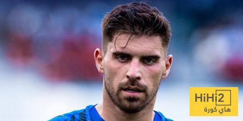 روبن نيفيز في دائرة الضوء تقييم أداء اللاعب في دوري الأبطال