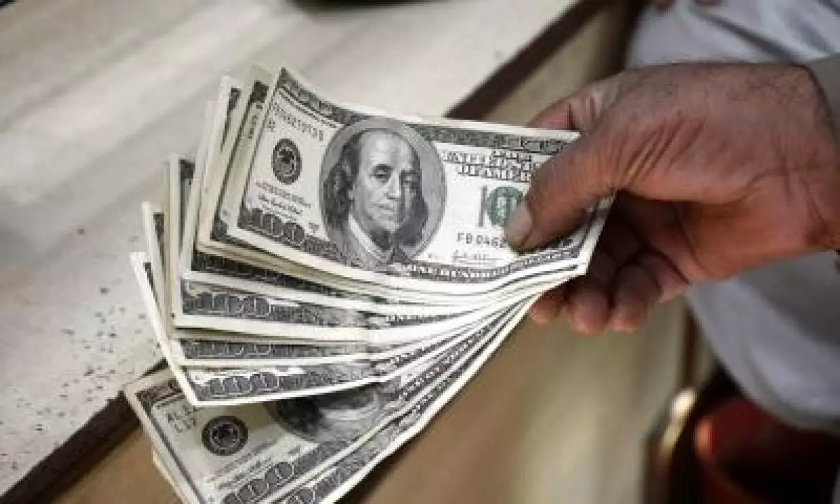 «تراجع مستمر» الدولار يفقد مزيداً من قوته أمام الجنيه في نهاية تعاملات اليوم