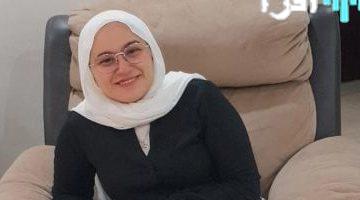 فتاة تتحدى التنمر في المدرسة وتفخر بطرفها الصناعي