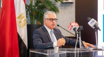 رئيس اقتصادية قناة السويس يستعرض فرص الاستثمار في الهيئة بمنتدى الأعمال المصري البحريني