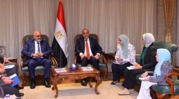وزير العمل والبنك الدولي يبحثان سبل تعزيز التعاون المشترك