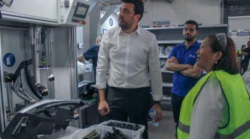 الكشف عن أول مصباح أمامي محلي الصنع لسيارة شيفروليه أوبترا