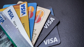 دار الإفتاء المصرية توضح الحكم الشرعي للتعامل بفيزا المشتريات