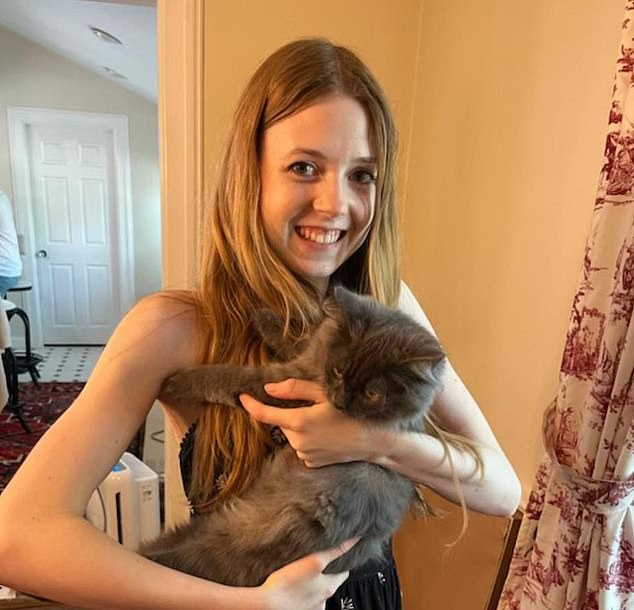 «عائلة بيثاني ماجي تكشف التفاصيل المؤلمة لإصاباتها إثر حادث مأساوي في قطار شيكاغو»