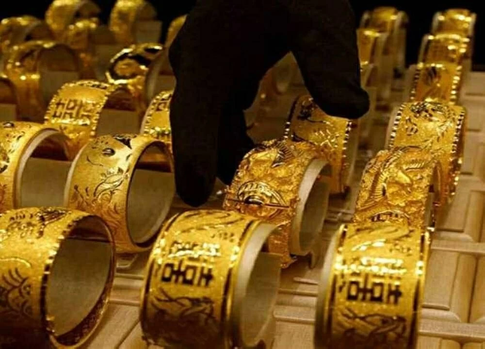 أسعار الذهب والسبائك تشهد تراجعًا جديدًا اليوم الأحد بالصاغة مفاجأة في عيار 21